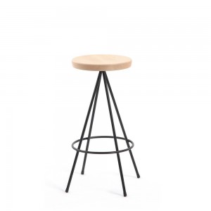 Taburete Nuta Madera de Mobles 114. Diseño moderno de taburetes para contract.