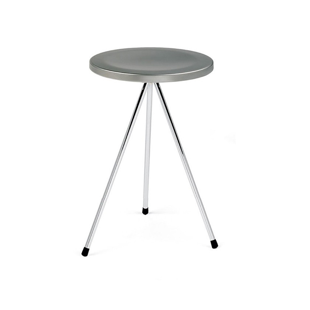 Taburete bajo Nuta Acero Mobles 114. Taburetes original para interior.