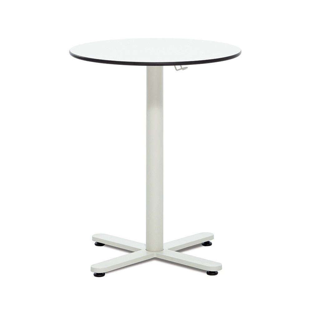 Mesa Oxi bistrot Mobles 114. Mesa original ideal para jardín o salones.