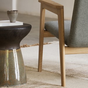 Butaca de madera Danesa de Mobles 114. Butaca de diseño ideal para salones.