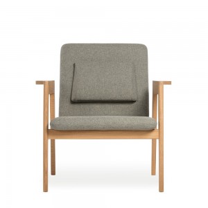 Butaca de madera Danesa de Mobles 114. Butaca de diseño ideal para salones.