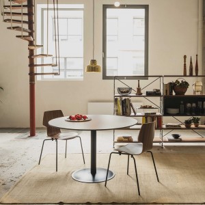 Silla Gràcia Metal Mobles 114. Moderna silla ideal para espacios contract.