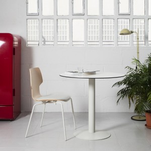 Silla Gràcia Metal Mobles 114. Moderna silla ideal para espacios contract.