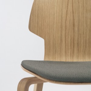 Silla Gràcia Wood textil Mobles 114. Diseño único para comedor o contract.