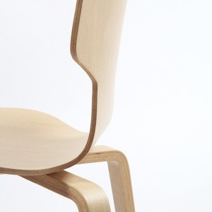 Silla Gràcia Wood de Mobles 114. Diseño único para comedor o contract.