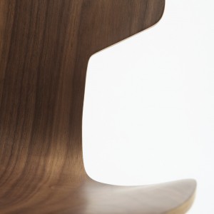 Silla Gràcia Wood de Mobles 114. Diseño único para comedor o contract.
