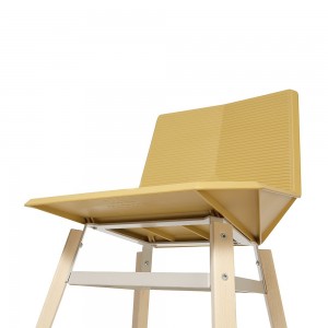 Silla de madera Green Colors wood de Mobles 114. Sillas modernas de comedor.