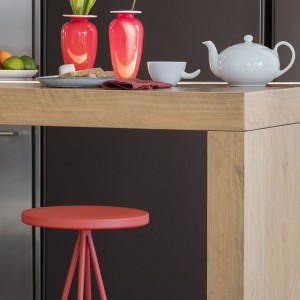 Taburete Nuta Colors Mobles 114. Taburetes de diseño moderno para terrazas.