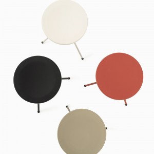 Taburete bajo Nuta Colors Mobles 114. Taburetes moderno para terrazas.
