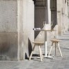 Mesa Oxi bistrot Mobles 114. Mesa original ideal para jardín o salones.
