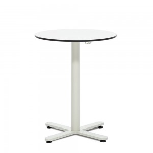 Mesa Oxi bistrot Mobles 114. Mesa original ideal para jardín o salones.