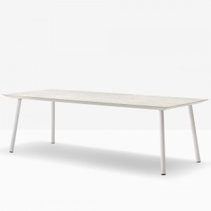 Mesa Babila Outdoor de Pedrali. Mesas de diseño italiano. Mesas modernas de exterior.