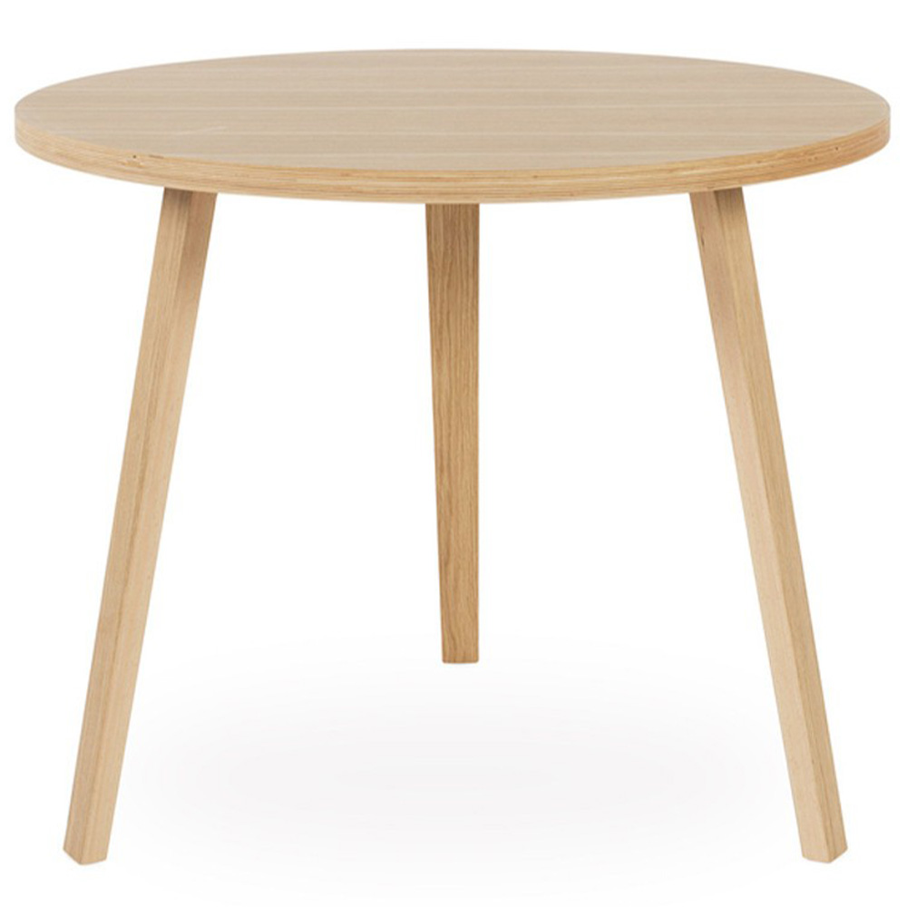Mesa Gràcia redonda Mobles 114. Mesas originales ideales para interiores.