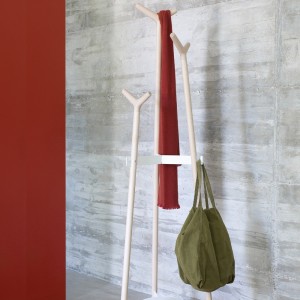 Perchero pie Forc de Mobles 114. Complementos originales para interiores.