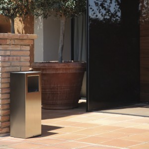 Papelera-Cenicero Riga inox Mobles 114. Complemetos para interior y exterior.