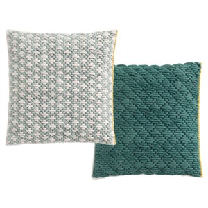 Cojín Silai cuadrado Celadon-green de GAN. Cojines de diseño moderno.