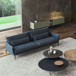 Sofá Majestic de Omelette ed. Sofás de diseño ideal para ambientes interiores.