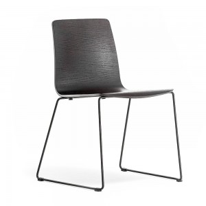 Silla Inga 5613/5619 de Pedrali. Sillas de diseño moderno. Sillas para comedor.