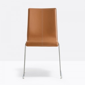 Silla Kuadra 1281/1298 de Pedrali. Sillas de diseño. Sillas para espacios contract.