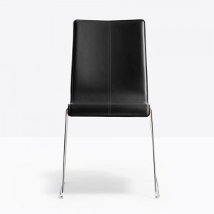 Silla Kuadra 1281/1298 de Pedrali. Sillas de diseño. Sillas para espacios contract.