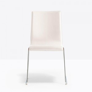 Silla Kuadra 1281/1298 de Pedrali. Sillas de diseño. Sillas para espacios contract.