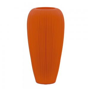 Macetero Skin. Diseño elegante ideal para jardines y terrazas de Myyour.