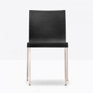 Silla Kuadra XL 2411 de Pedrali. Sillas de diseño. Sillas modernas de madera.