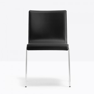 Silla Kuadra XL 2463 de Pedrali. Sillas de diseño. Sillas tapizadas den cuero.