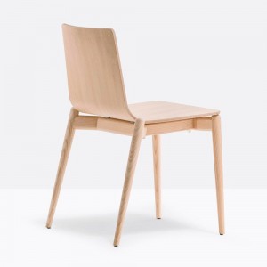 Silla Malmo 390 de Pedrali. Sillas de diseño. Sillas de madera modernas.