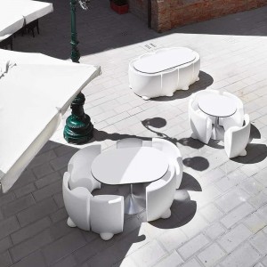 Silla Rhonda de Myyour. Silla ancha en polietileno ideal para jardines.