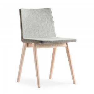Silla Osaka 2811 de Pedrali. Sillas de diseño. Sillas de madera modernas.