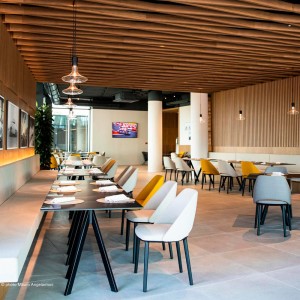 Silla Vic 655 de Pedrali. Sillas modernas. Sillas tapizadas de diseño.