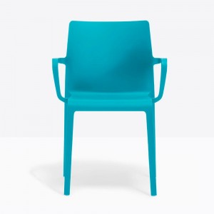 Sillón Volt 675/674 de Pedrali. Sillas de diseño. Sillas modernas de exterior.