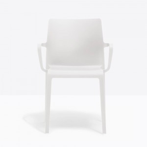 Sillón Volt 675/674 de Pedrali. Sillas de diseño. Sillas modernas de exterior.