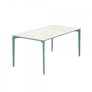 Mesa rectangular Allsize Gres para espacios exteriores de Fast. Mesas para terrazas.