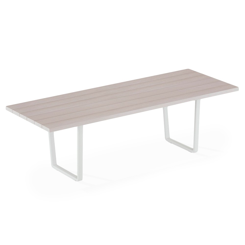 Mesa Orizon de Fast. Mesas modernas y versátiles para exteriores de Fast.