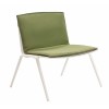 Butaca Lounge Zebra de Fast para espacios exteriores modernos y elegantes.