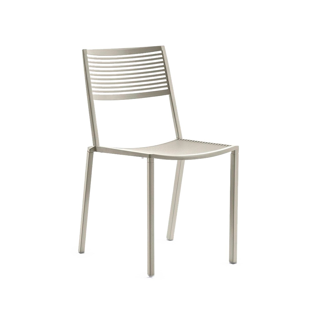 Silla Easy de Fast. Sillas apilables perfectas para espacios exteriores modernos diseño de Fast