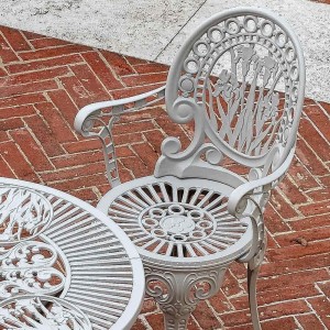 Sillón Narcisi de diseño moderno y versatil para ambientes exteriores de Fast.