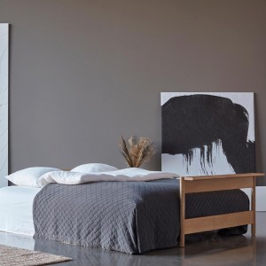 Sofá cama matrimonio Malloy wood de Innovation Living tapizado de alta calidad.