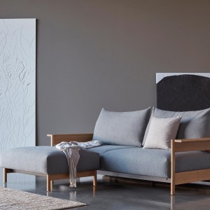 Puff Malloy Wood de Innovation Living. Diseño moderno y elegante ideal para salones.