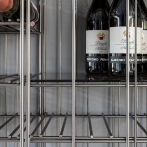 Botellero Metrica de Mogg. Botelleros modernos e innovadores para salones.