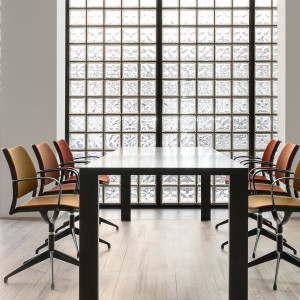 Sillón Gas Autoretorno Tapizado Stua