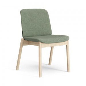 Silla Amstelle de madera Swedese. Estilo minimalista y contemporáneo. 