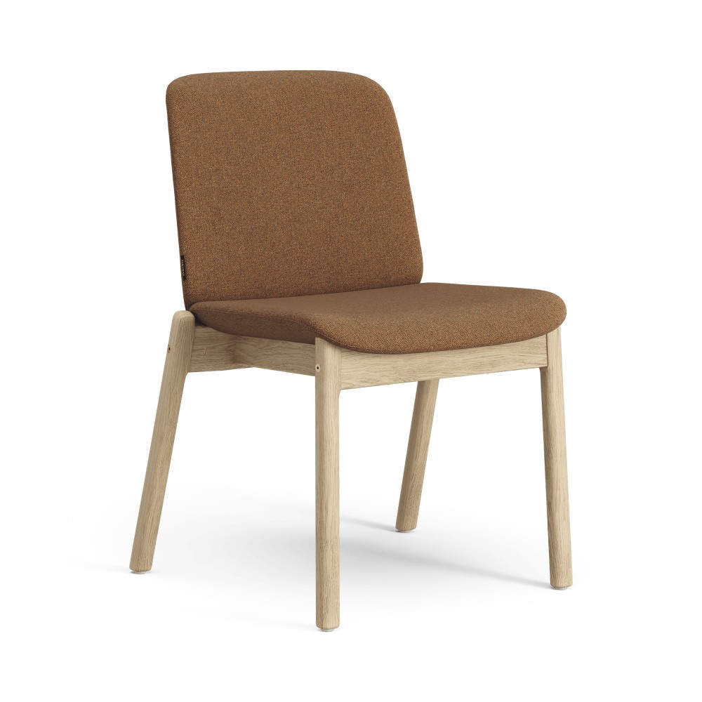 Silla Amstelle de madera Swedese. Estilo minimalista y contemporáneo. 