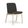 Silla Amstelle de madera Swedese. Estilo minimalista y contemporáneo. 