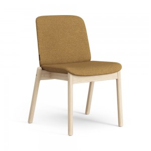 Silla Amstelle de madera Swedese. Estilo minimalista y contemporáneo. 