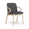 Amstelle sillón de madera Swedese. Elegante y moderno. Gran variedad de combinaciones disponibles