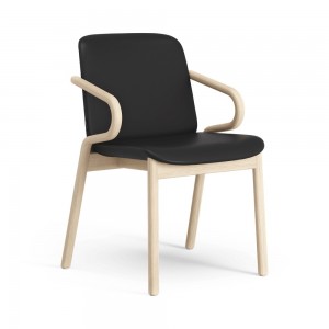 Amstelle sillón de madera Swedese. Elegante y moderno. Gran variedad de combinaciones disponibles