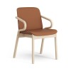 Amstelle sillón de madera Swedese. Elegante y moderno. Gran variedad de combinaciones disponibles